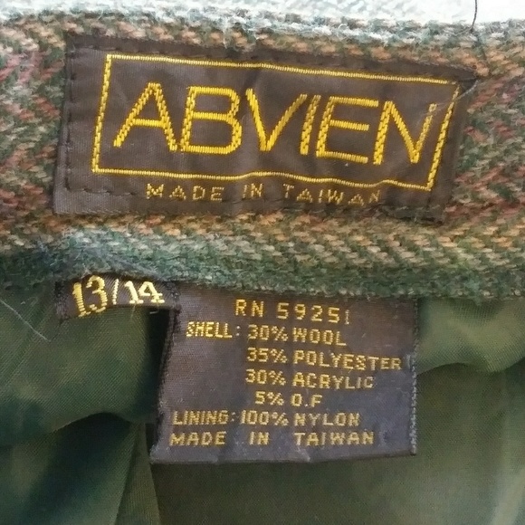 A Vintage Green Herringbone Pattern Wool Skirt - Picture 7 of 7